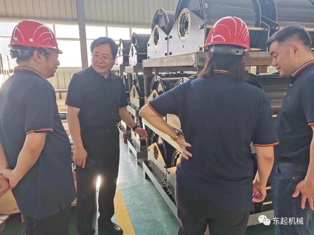 市產(chǎn)業(yè)集聚區(qū)黨委副書記、管委會主任宋太俊一行蒞臨東起集團(tuán)考察調(diào)研